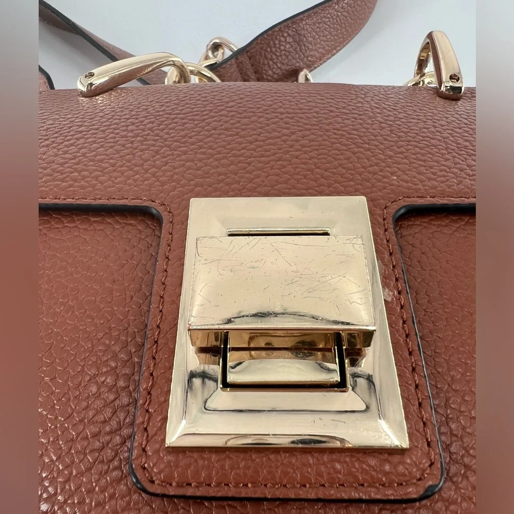 Steve Madden Purse w/ Chain Detail‎